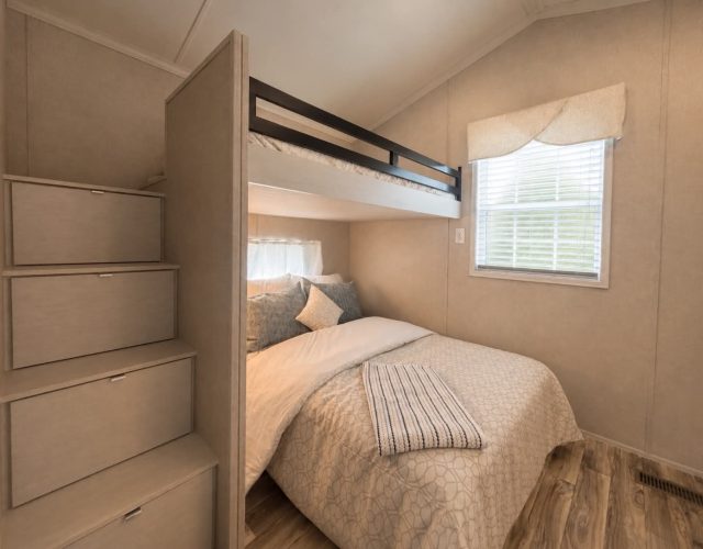 60 ANNIE STREET – THEONA PARK RESORT
