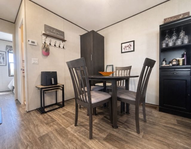 WATERFRONT 2 – CEDAR VALLEY COTTAGE RESORT