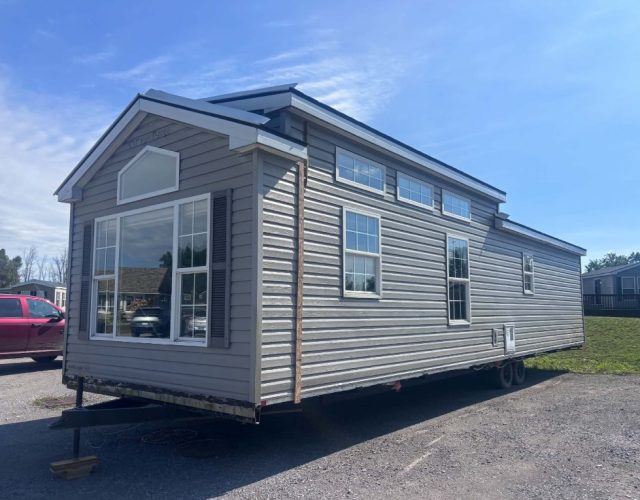 2015 NORTHLANDER ESCAPE